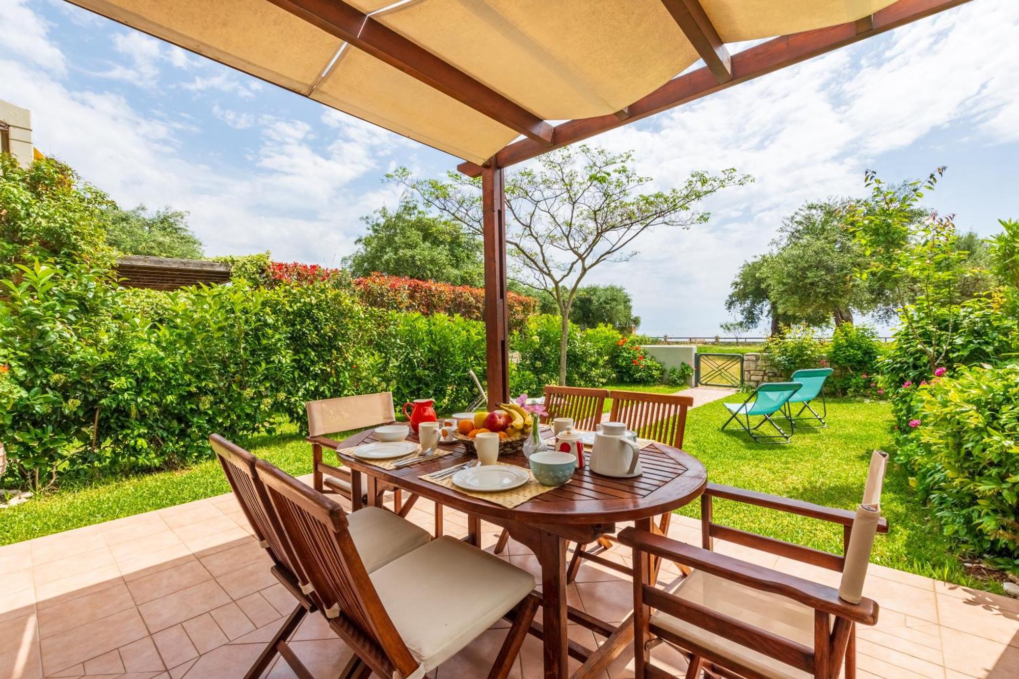 Barbati Seafront Luxury Suites Kültér fotó