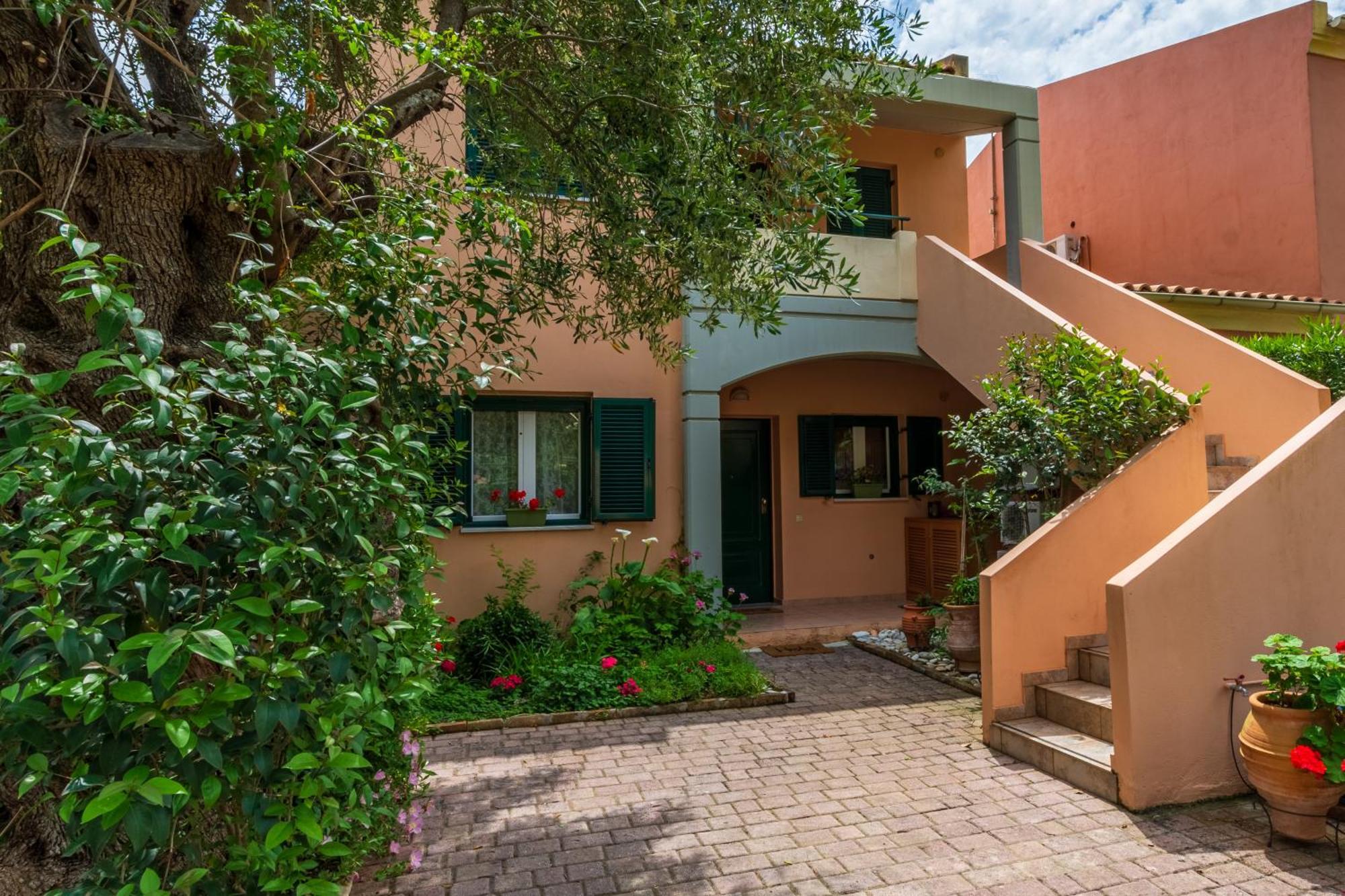 Barbati Seafront Luxury Suites Kültér fotó