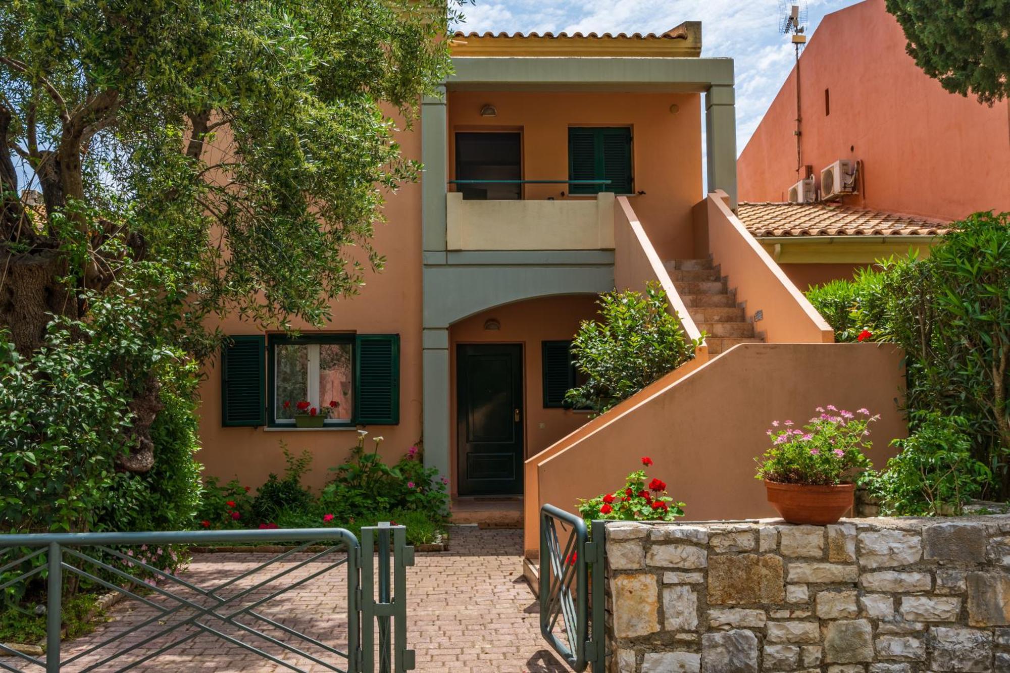 Barbati Seafront Luxury Suites Kültér fotó